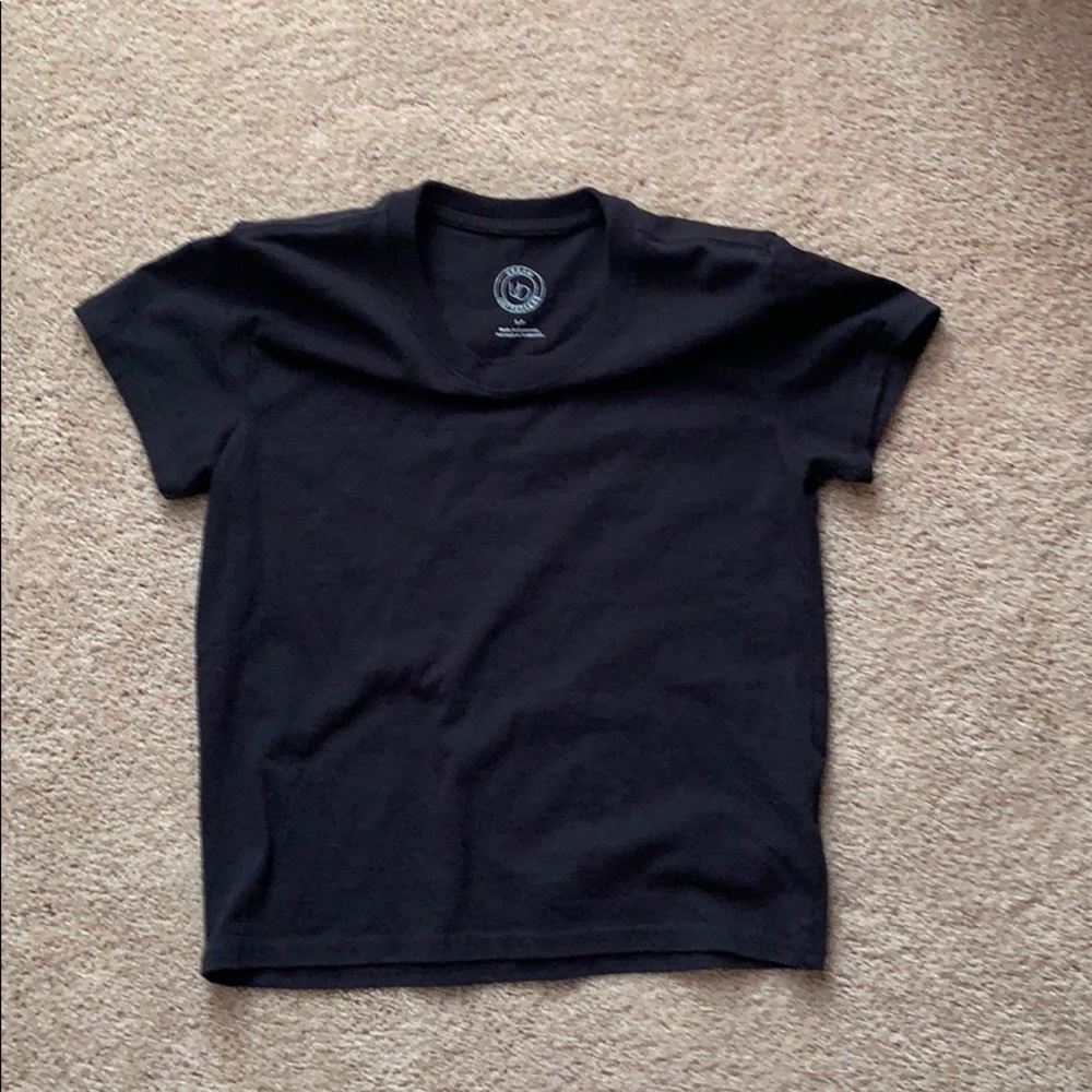 urban outfitters solid black t-shirt size small
